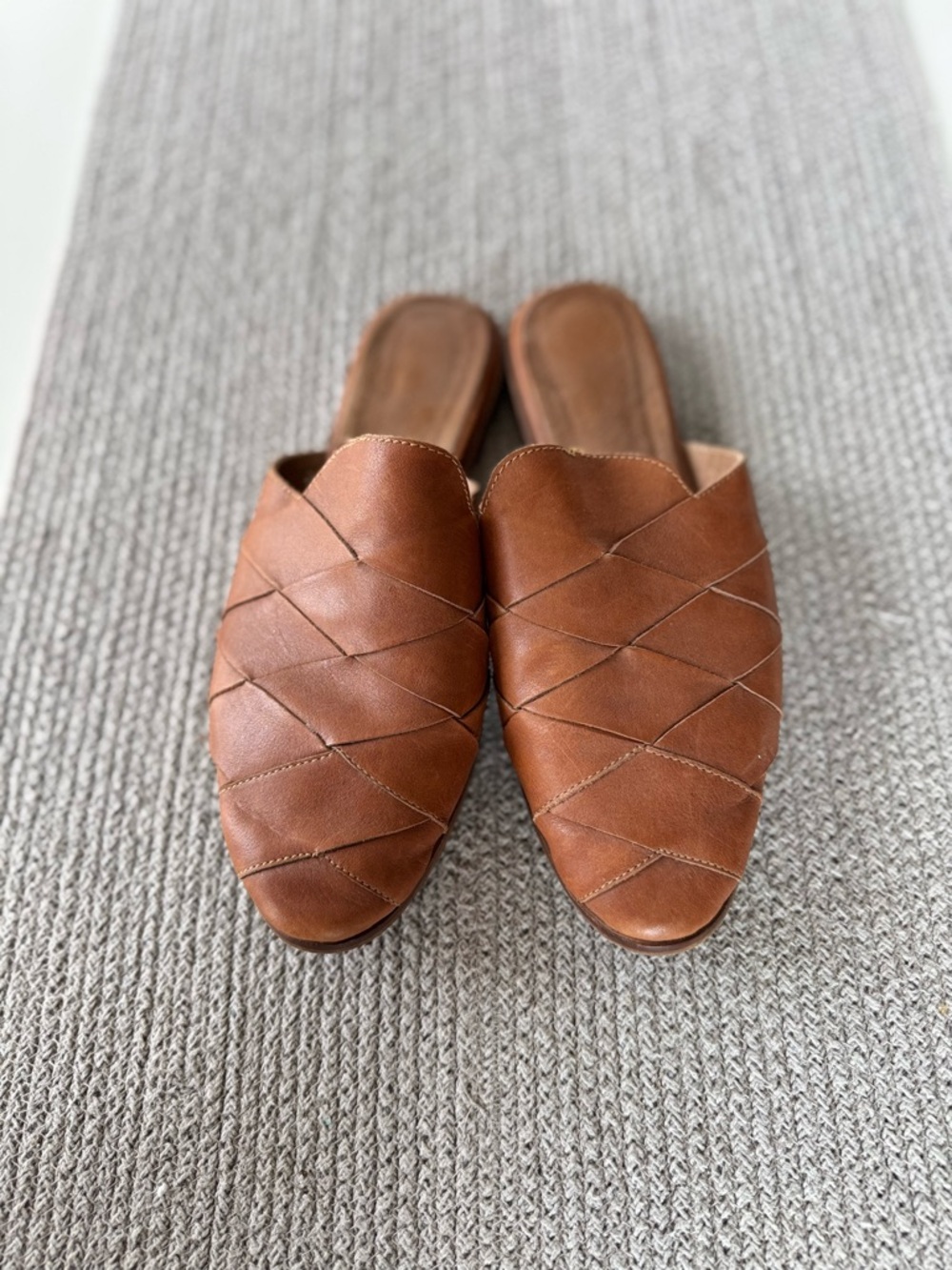 Seychelles Cognac Brown Leather Woven Mules Slides Sz 8.5 - Picture 9 of 9